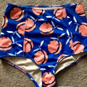 ❌🚫SOLD🚫❌ SM // Peaches🍑 Highwaist Bottoms.